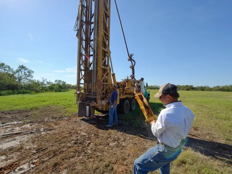Water well drilling rig in Toledo, OH
